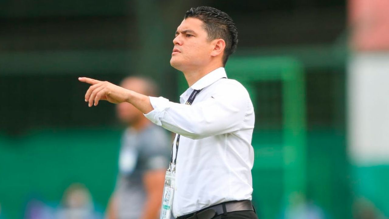 Luis Alvarado podría dar la sorpresa y convertirse en técnico de club de Liga Nacional