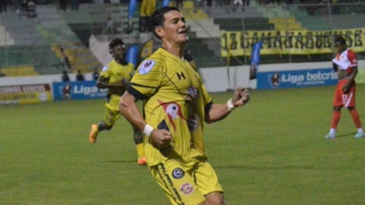 Roberto Moreira deja el Génesis y ya tendría definido su nuevo equipo