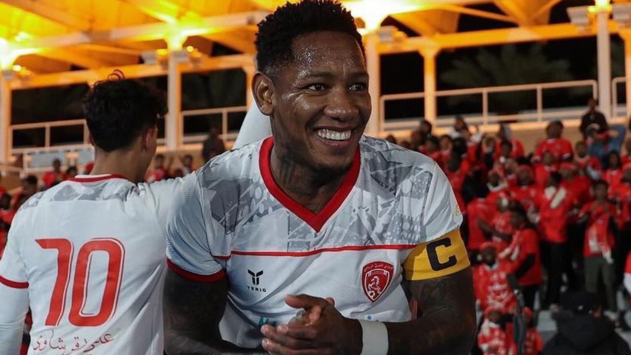 Romell Quioto asiste en uno de sus últimos partidos con el Al Arabi SC