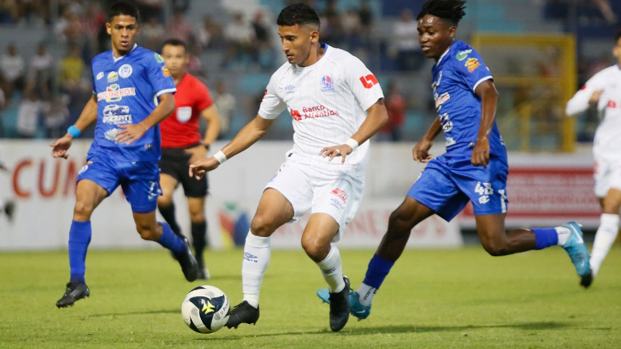 Victoria recibirá ayuda de un equipo semifinalista tras pedir dinero en redes