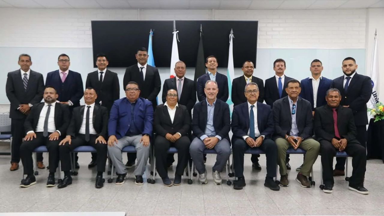 FFH juramenta los primera promoción de técnicos con licencia Pro