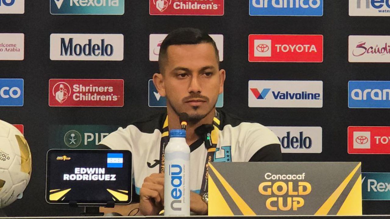 Edwin Rodríguez comparte si podrá jugar ante El Salvador y respalda a Rueda