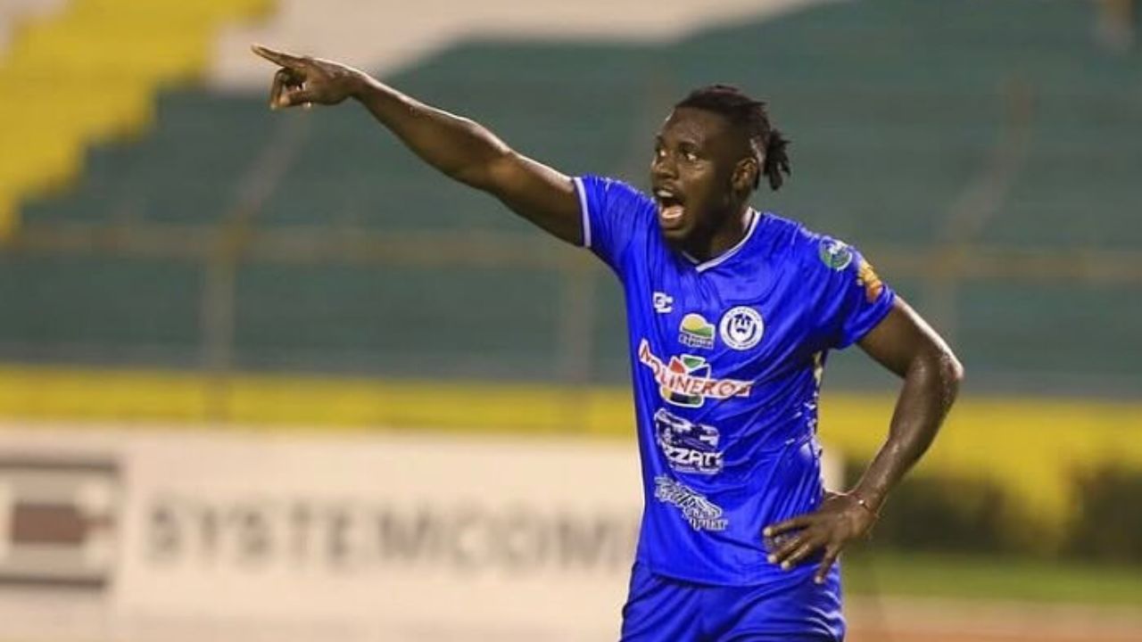 Héctor Aranda ya tendría definido su equipo para el próximo torneo