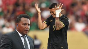 Carlos Pavón manda un fuerte consejo a Kervin Arriaga tras partido vs Panamá