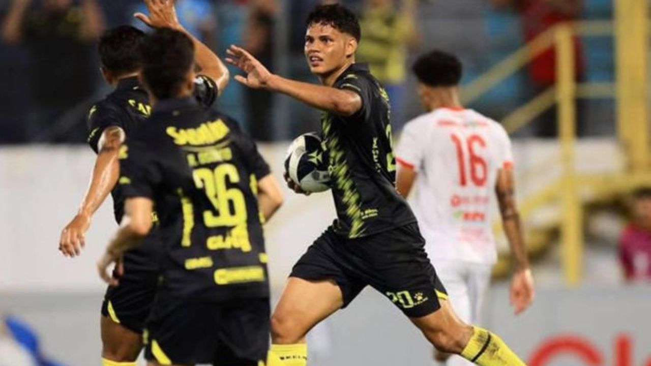 César Romero define su club para el Apertura 2025 tras interés en Costa Rica
