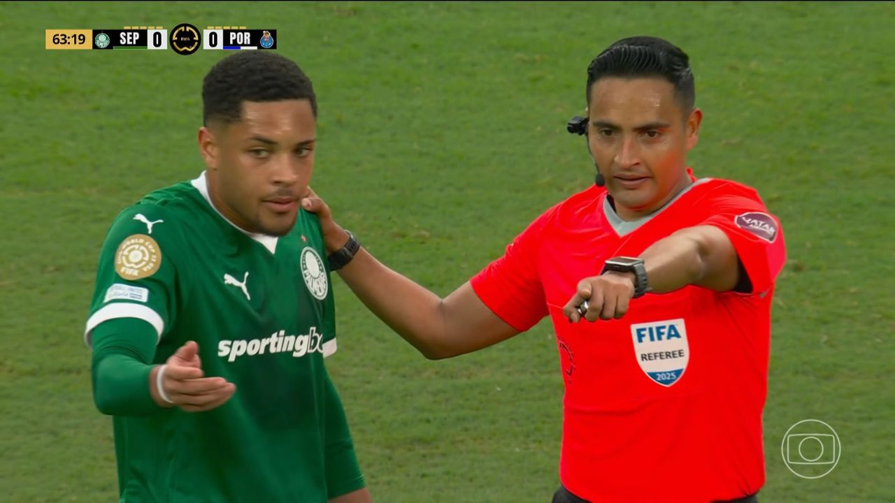 Said Martínez se hace viral en Brasil tras dirigir partido en el Mundial de Clubes