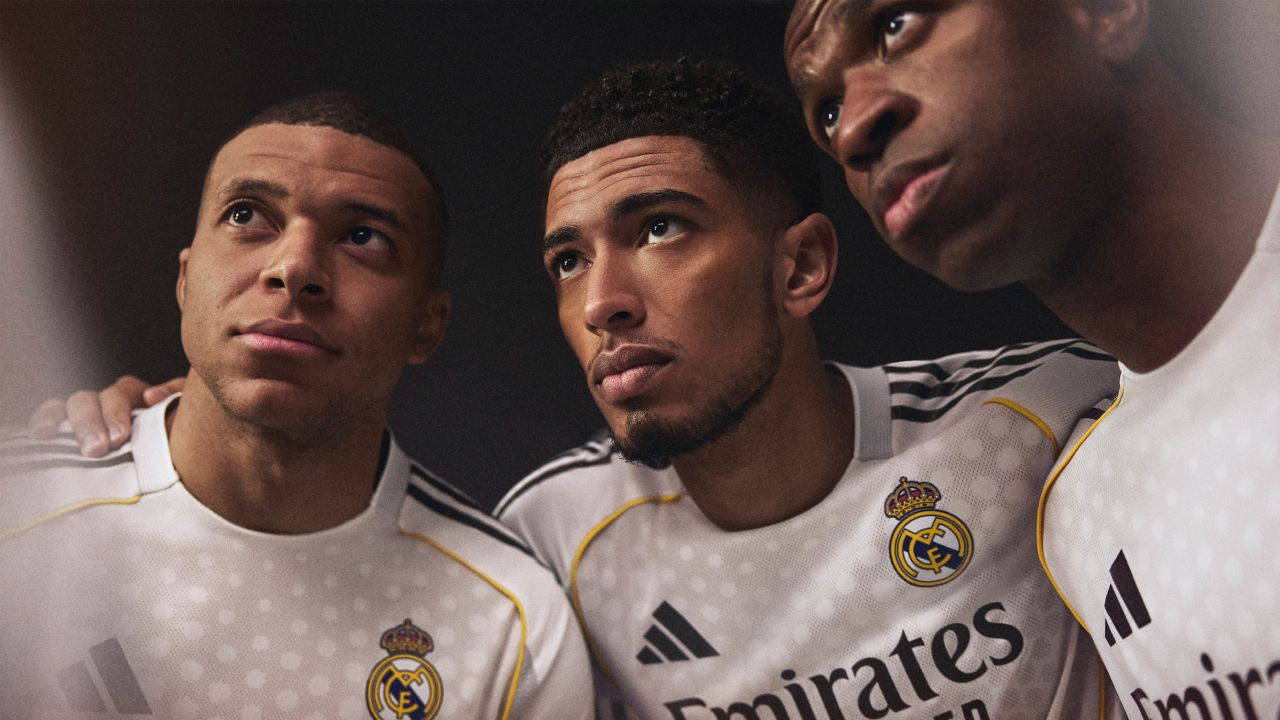 Real Madrid presenta su nueva camiseta de la próxima temporada, inspirada en el Bernabéu