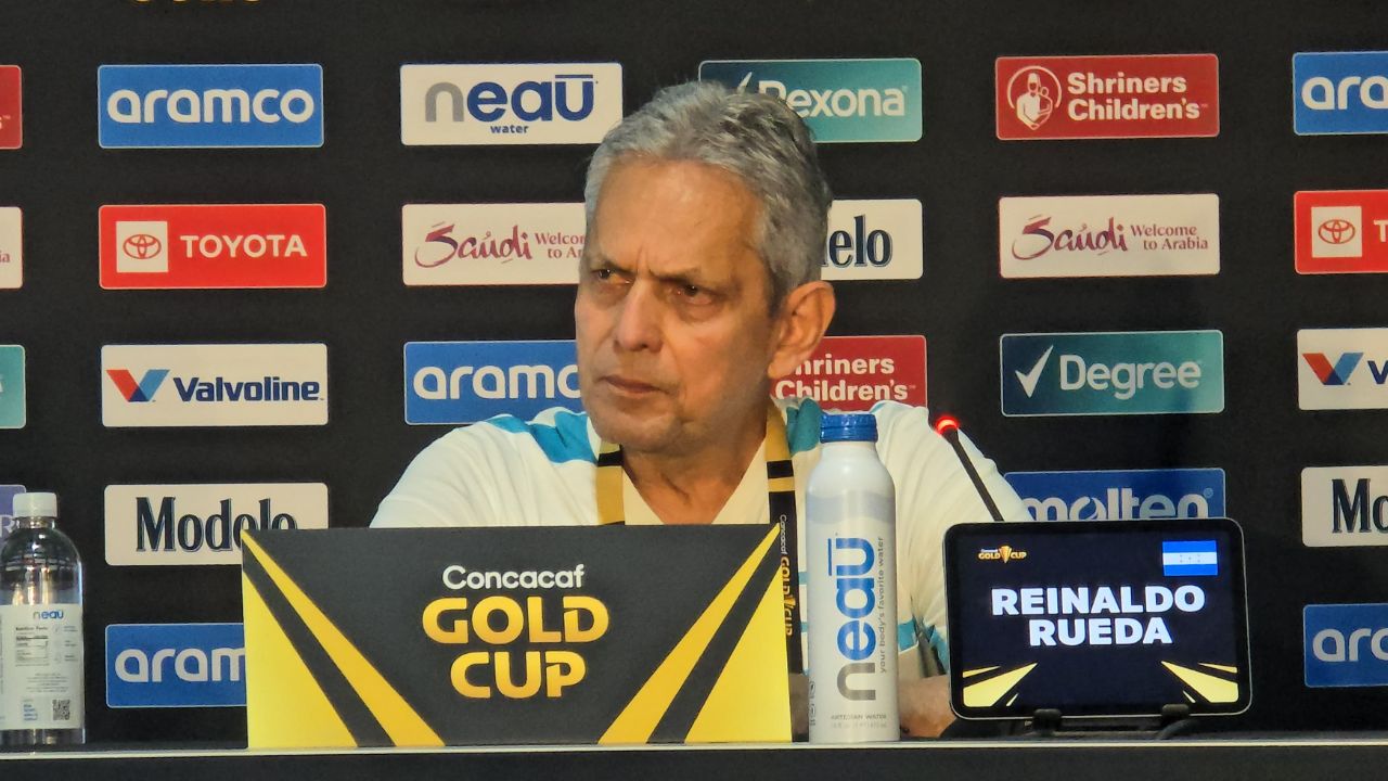 Reinaldo Rueda analiza como vencer a Curazao y respalda a Choco Lozano