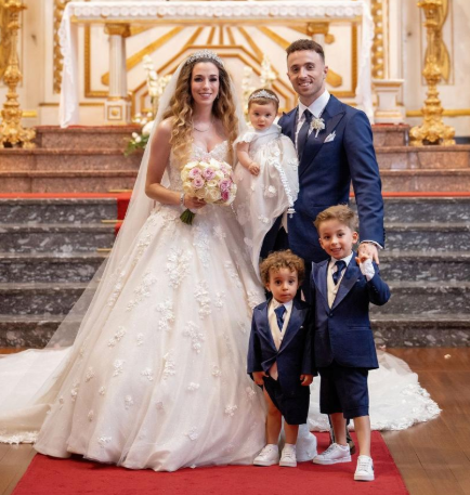 Diogo Jota su esposa y tres hijos
