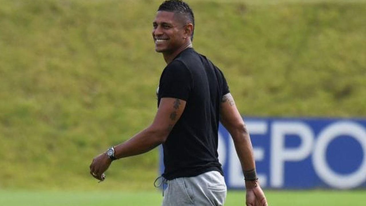 Equipo hondureño interesado en fichar a Carlo Costly para el presente torneo