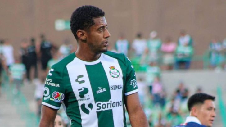 Santos Laguna en predicamento que involucra al Choco Lozano