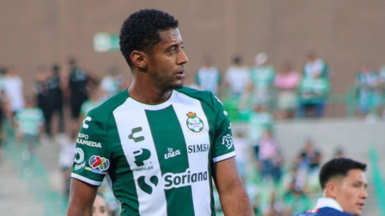 Santos Laguna en predicamento que involucra al Choco Lozano