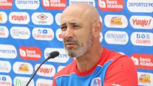 Imagen de Eduardo Espinel adelanta llegada de nuevo delantero extranjero al Olimpia