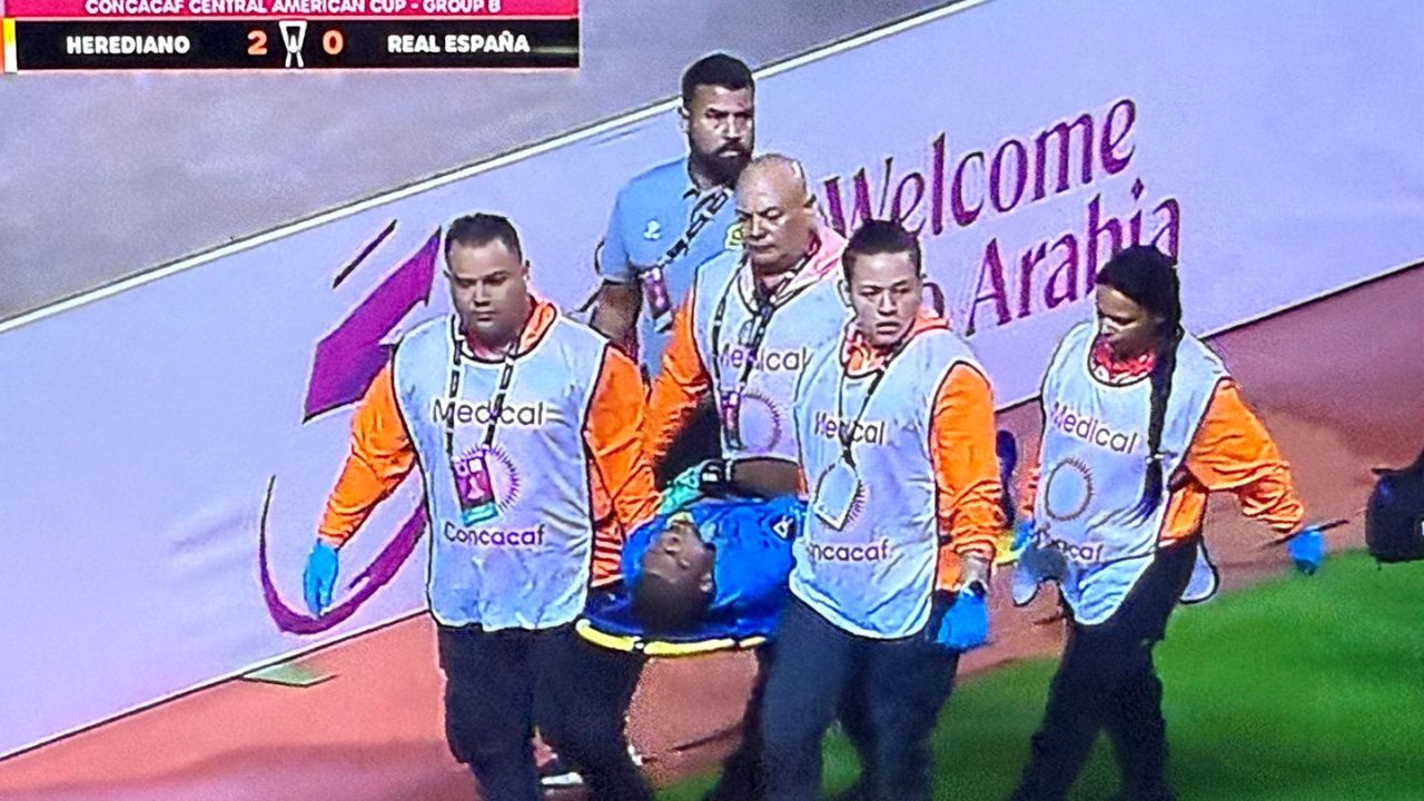 Buba López sufre terrible lesión en partido vs Herediano en Copa Centroamericana