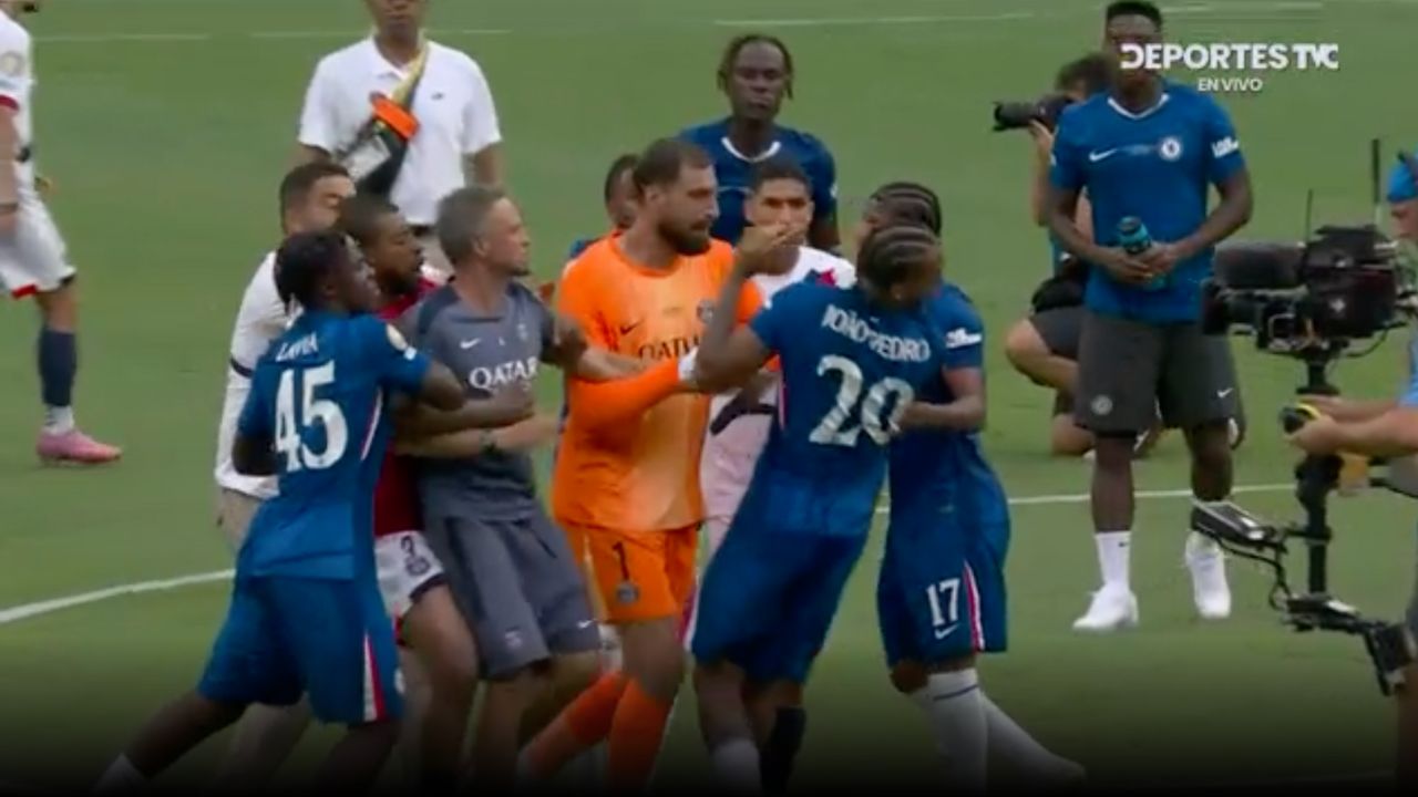 Luis Enrique golpea a jugador del Chelsea tras perder final del Mundial de Clubes