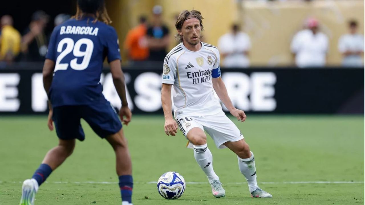 Jugadores del Real Madrid se despiden del club tras caer eliminado ante el PSG