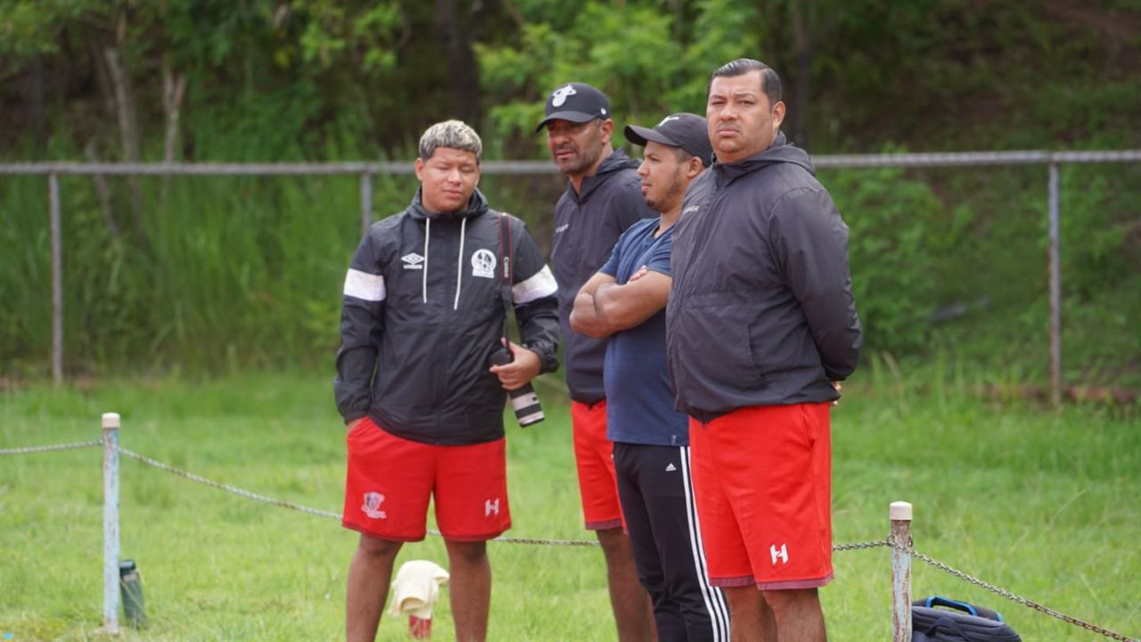 Arsenal-SAO de Ninrod Medina realiza pretemporada en Tegucigalpa