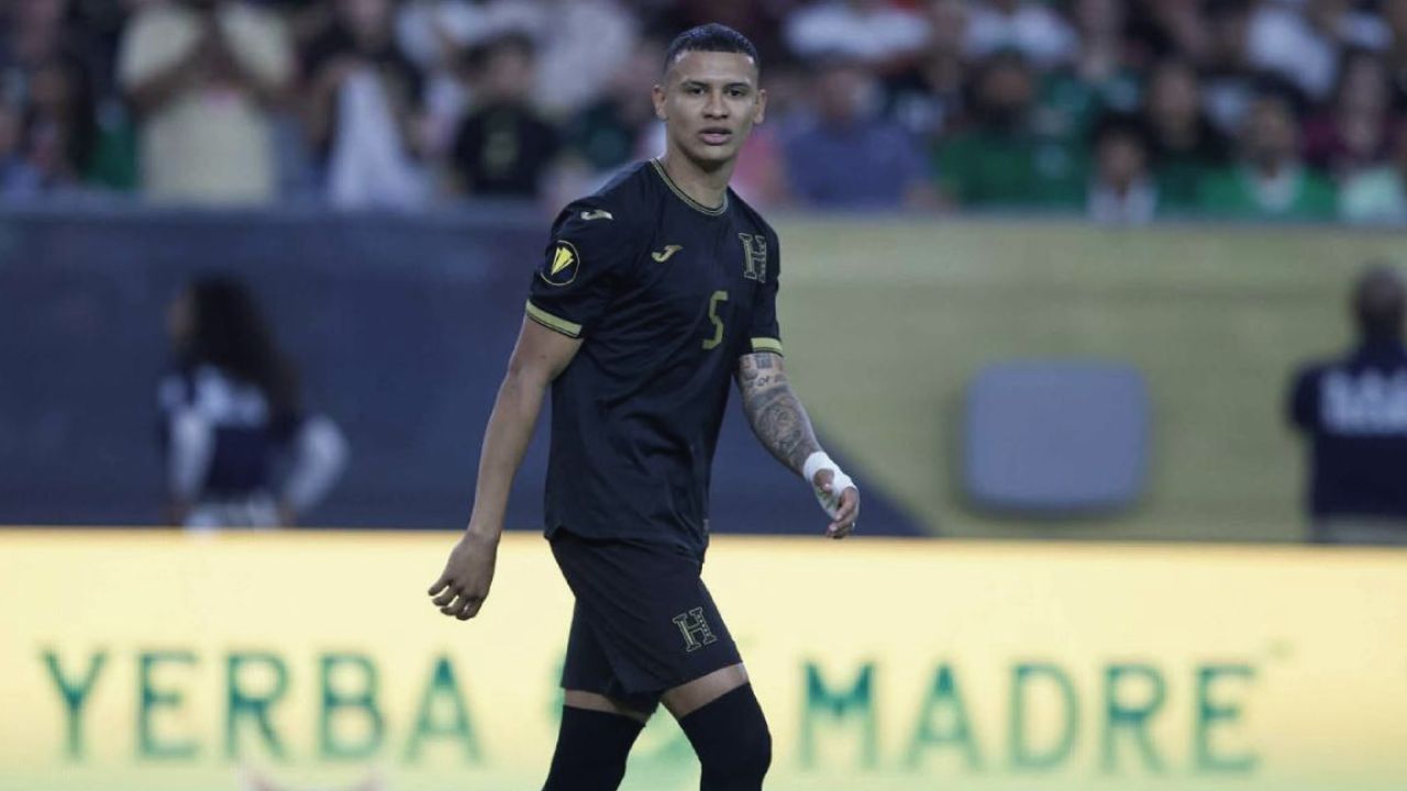 Kervin Arriaga y el motivo por el que no debuta aún con Levante de España