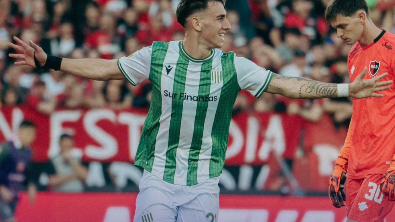 Rodrigo Auzmendi anota en su segundo partido como titular en Banfield de Argentina