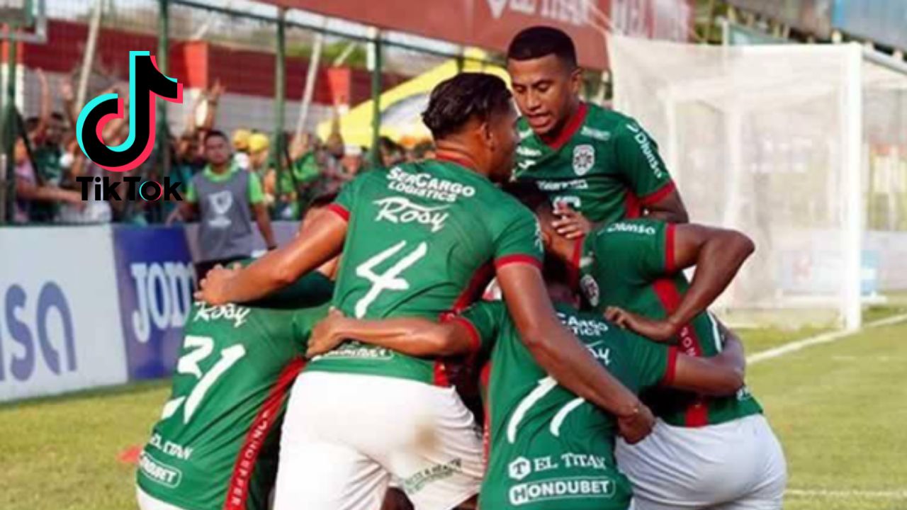 Futbolista hondureño se compró un carro del año gracias a sus ganancias en TikTok