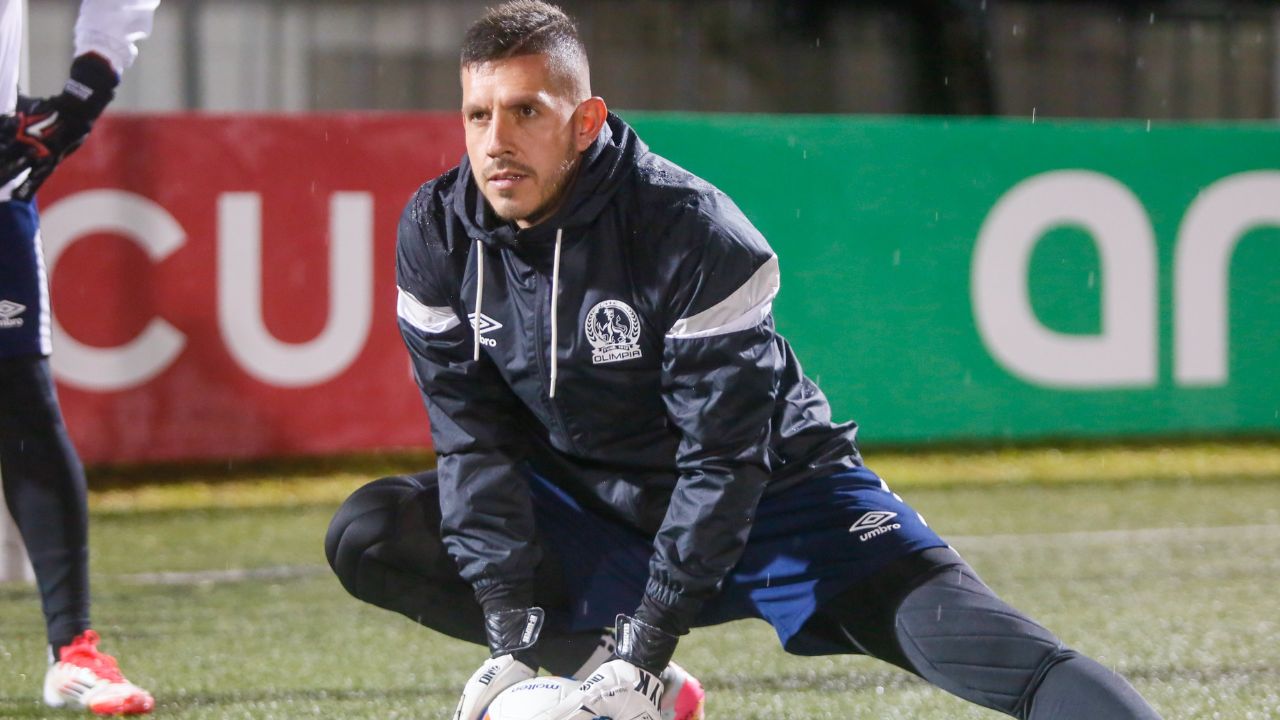 Andrés Salazar relata que no es fácil ser suplente en el Olimpia