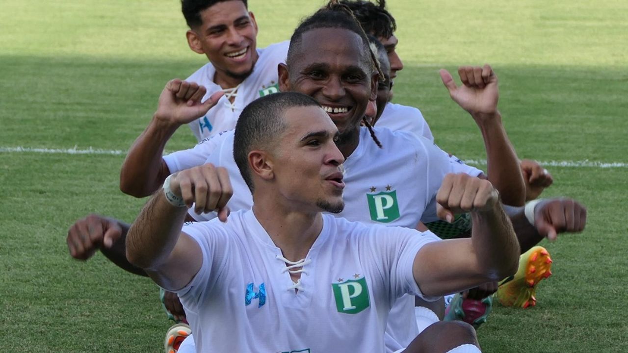 Platense se divierte en el Morazán y propina goleada a Lobos UPNFM