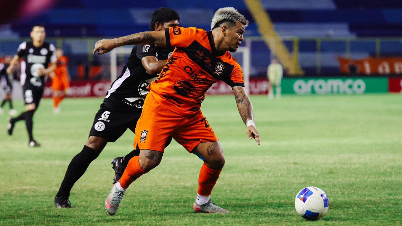Águila le pega a Hércules y se mete a la pelea en el grupo de Olimpia en Copa Centroamericana