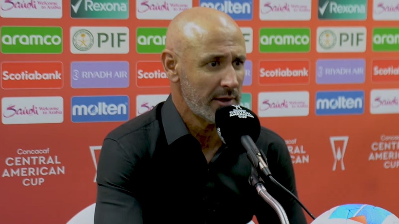 Eduardo Espinel explica por qué alineó a Josman Figueroa ante Hércules