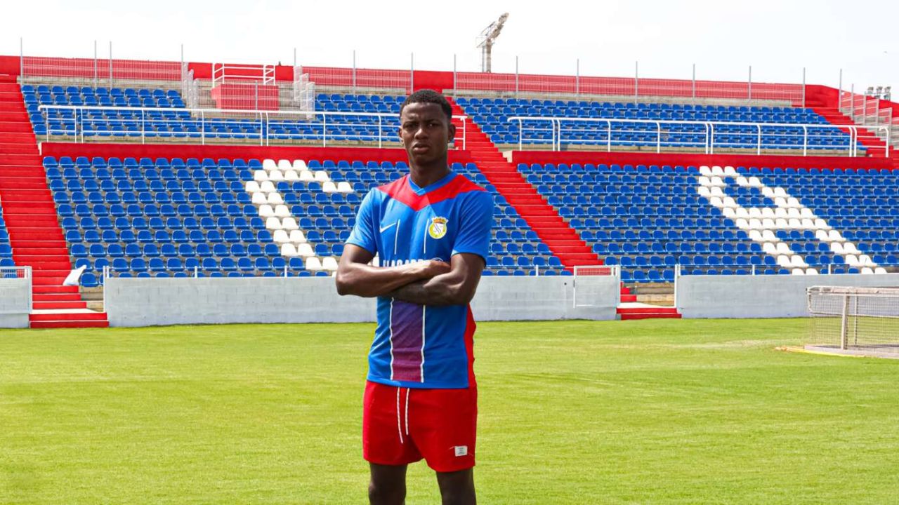 Alverca FC presenta a Julián Martínez con espectacular video