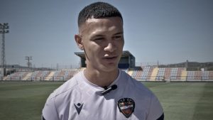 Imagen de Se confirma lesión de Kervin Arriaga en el Levante y su debut se frustra