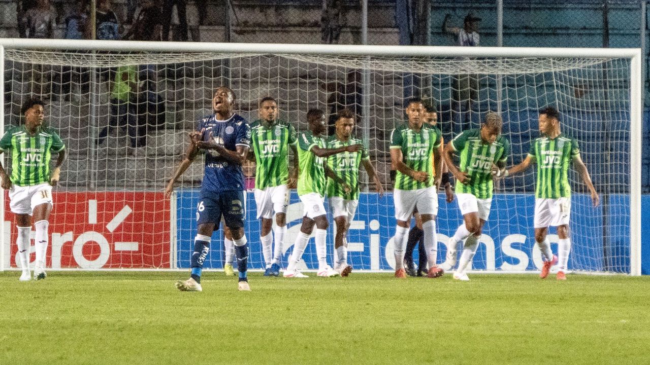 Motagua logra rescatar el empate ante Marathón en un clásico con muchos goles
