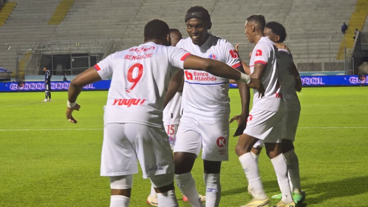 Olimpia liquida a Motagua en el clásico capitalino y mantiene su paso perfecto