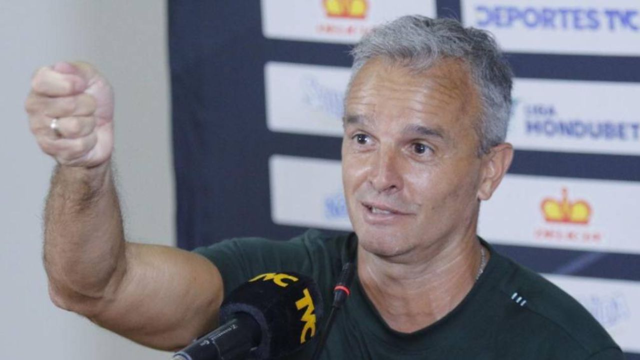 Pablo Lavallén deja fuerte crítica al fútbol hondureño y hace petición