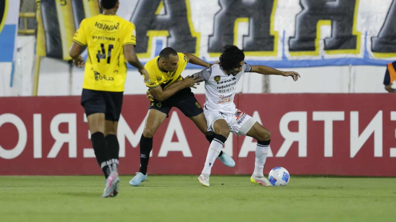 Real España derrota a Diriangén y sigue vivo en la Copa Centroamericana