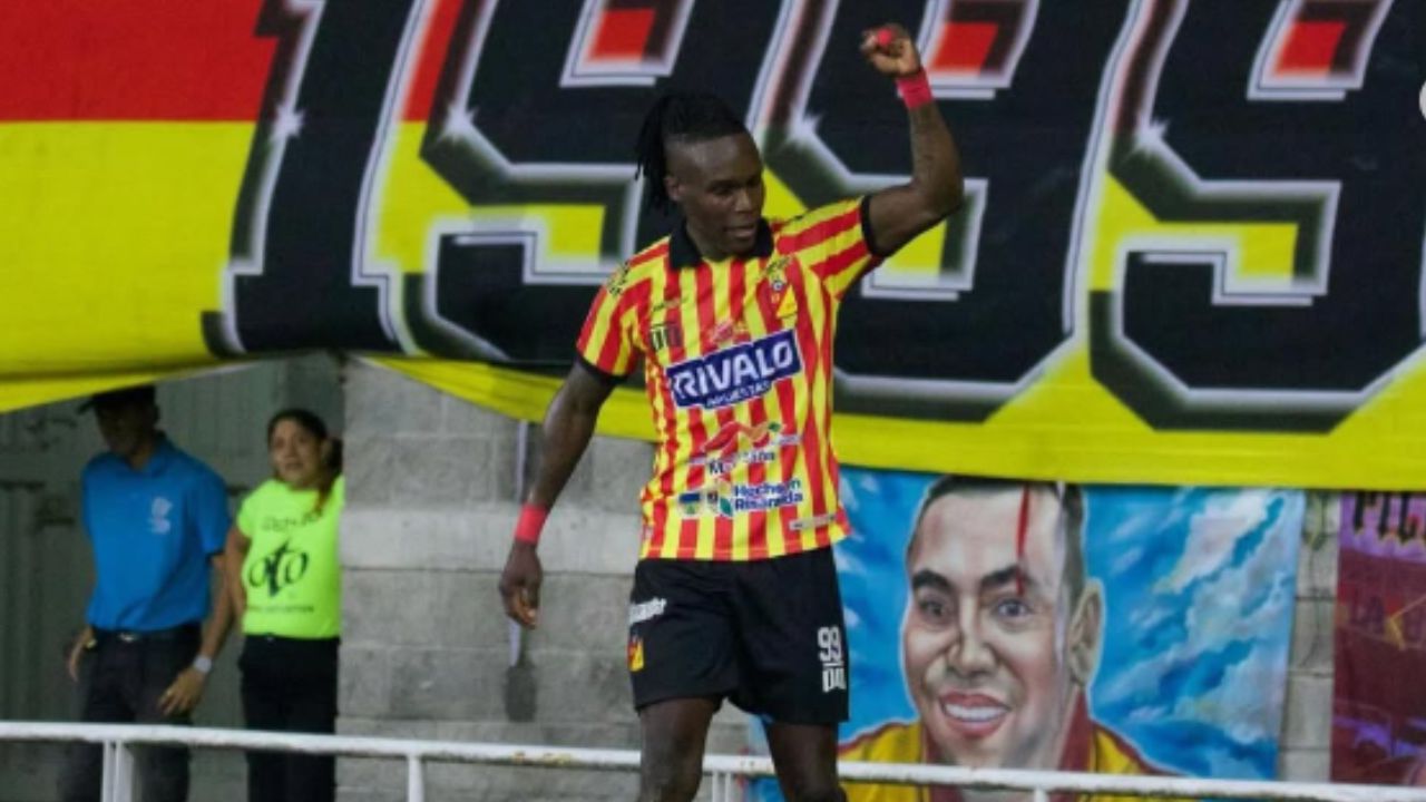 Deportivo Pereira toma decisión con Rubilio Castillo a mitad del torneo en Colombia