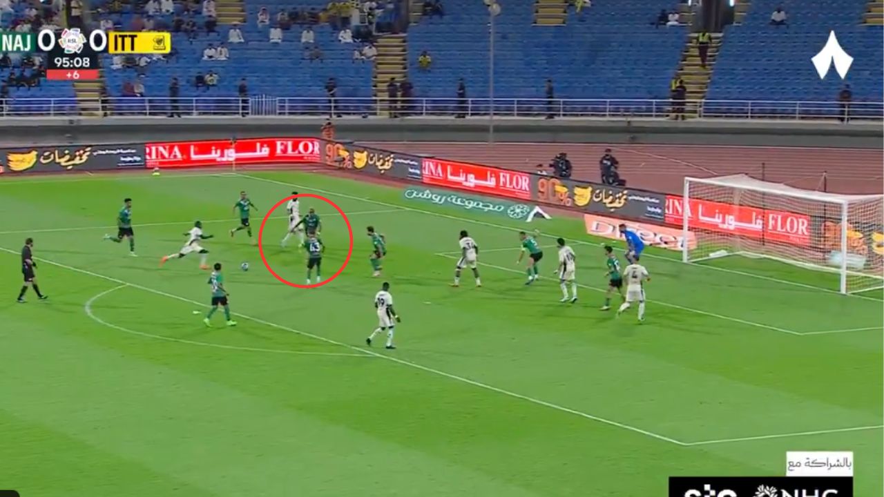 Deiby Flores regaña a compañero por permitir gol de Kanté