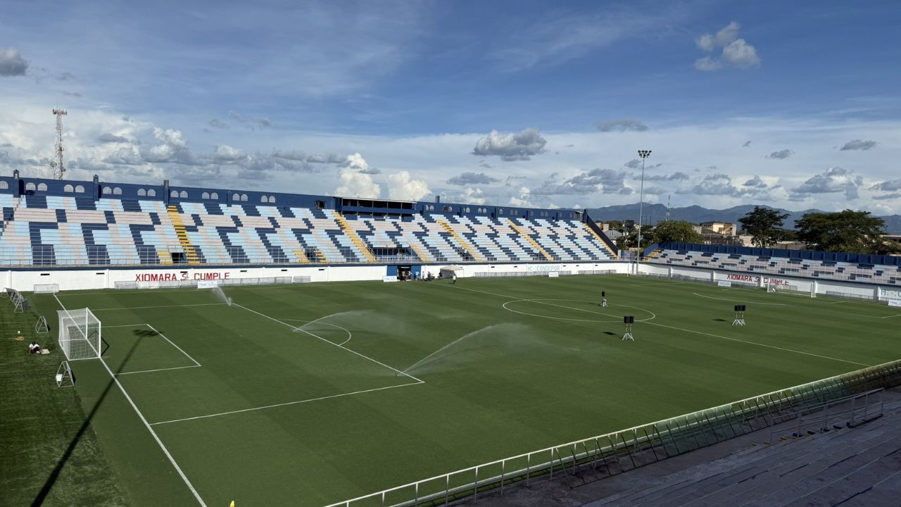 Estadio Juan Ramón Brevé Vargas reabre tras instalación de grama híbrida
