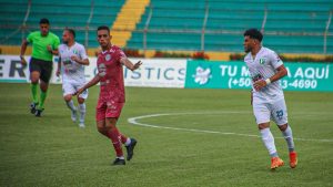 Motagua sobrevive con uno menos y se lleva triunfo ante Platense