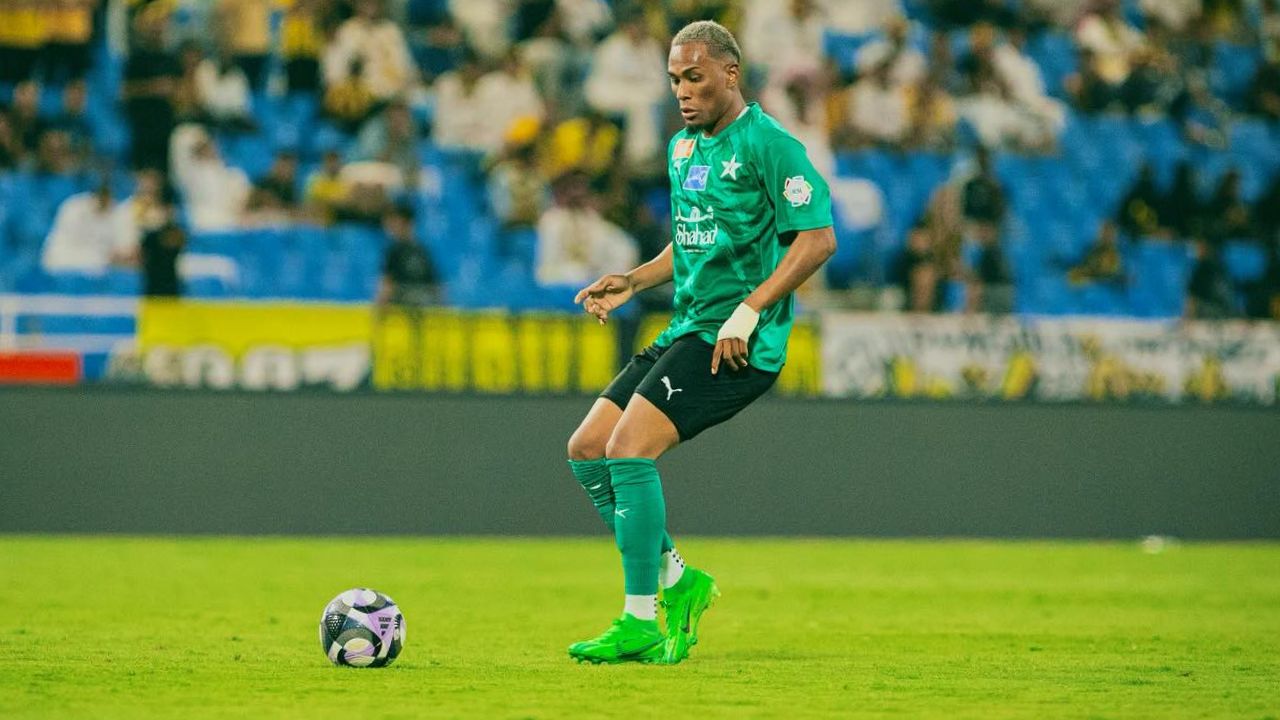 Deybi Flores figura en el once ideal de la Liga de Arabia Saudita