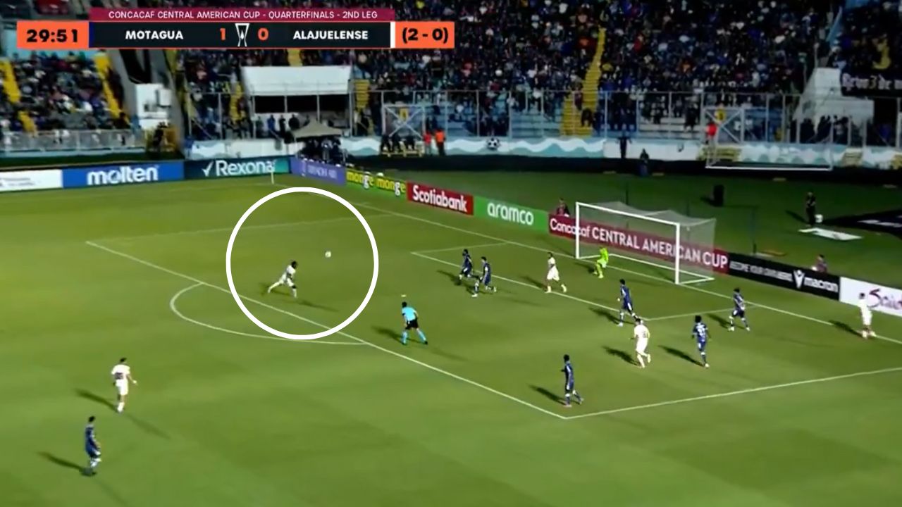 Así fue el golazo de Joel Campbell para el empate de Alajuelense ante Motagua