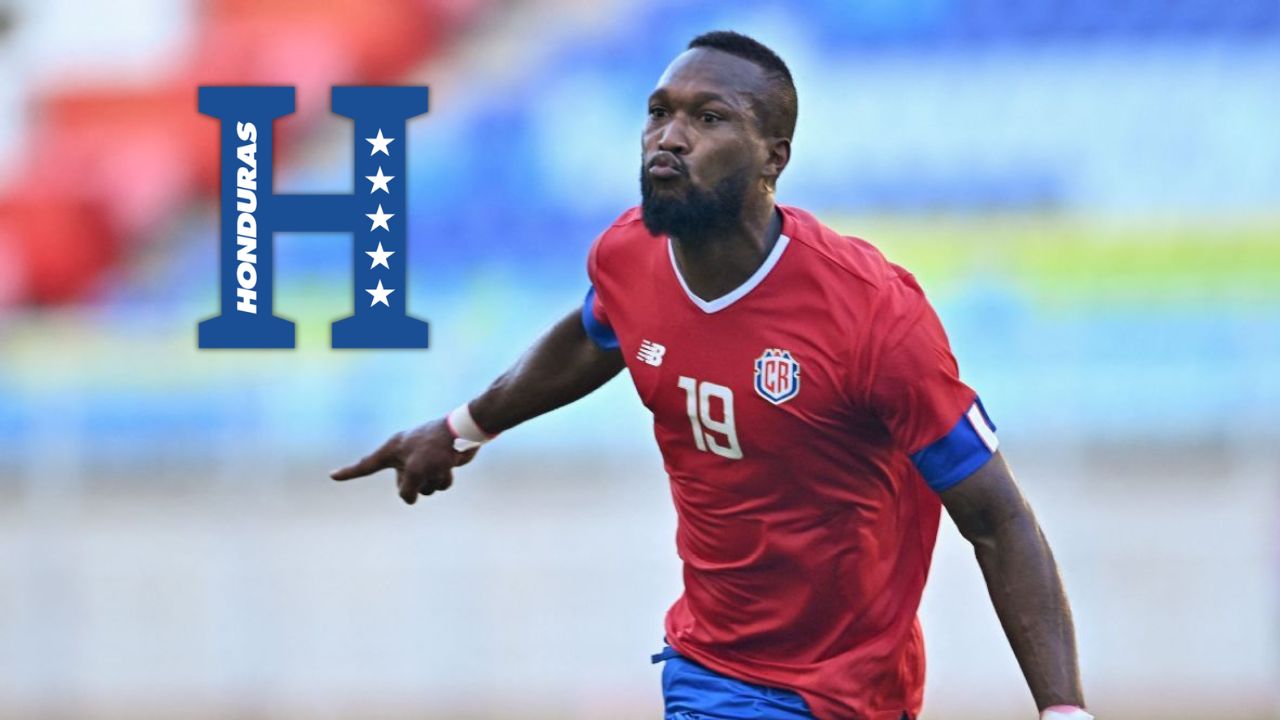 Kendall Watson se ríe tras mencionarle la Selección de Honduras