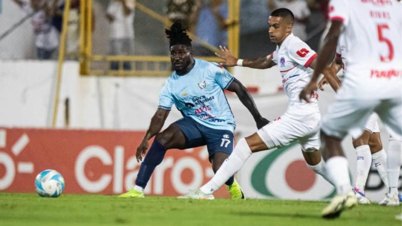 Olimpia saca la casta y remonta ante un combativo Génesis PN en el Morazán