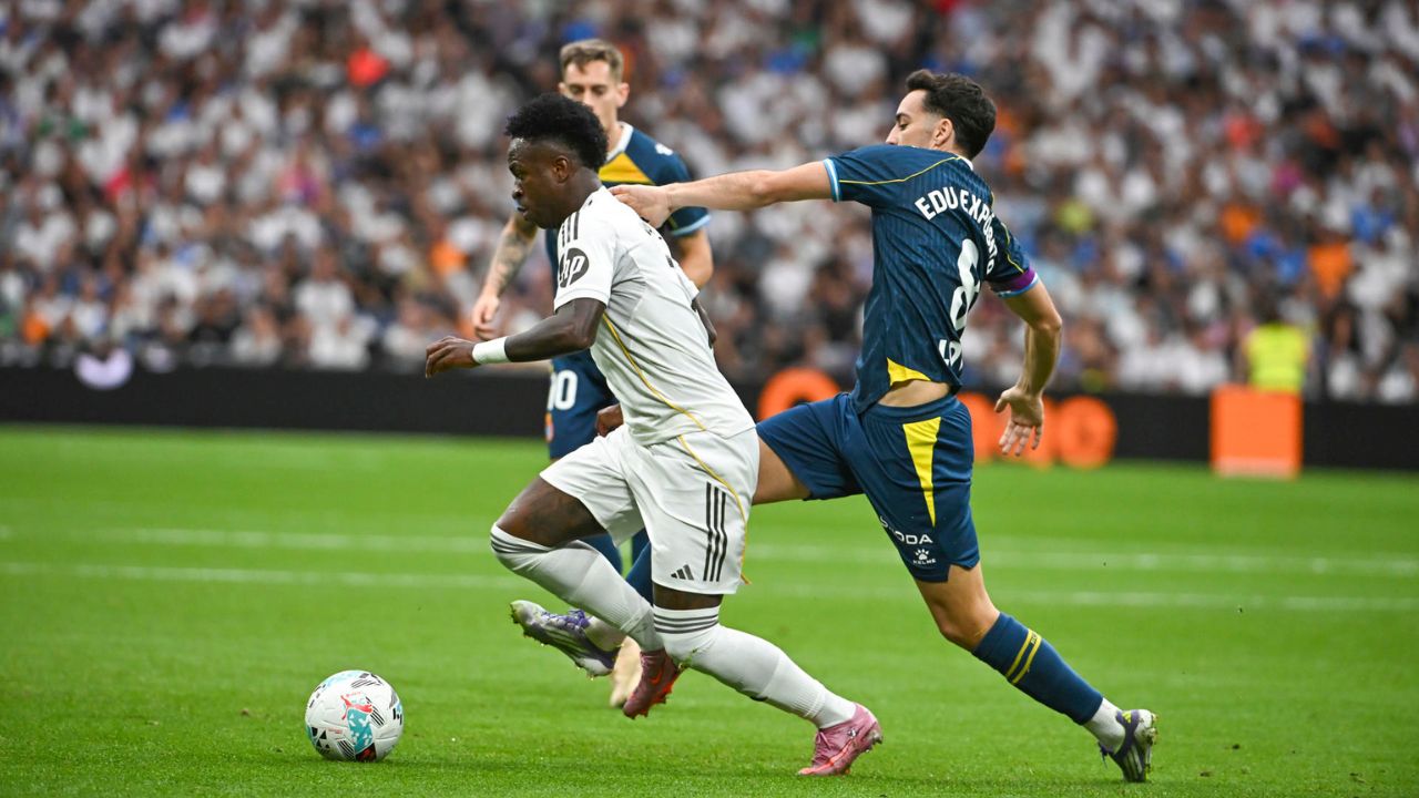 Real Madrid vence al Espanyol y sigue con paso perfecto en LaLiga