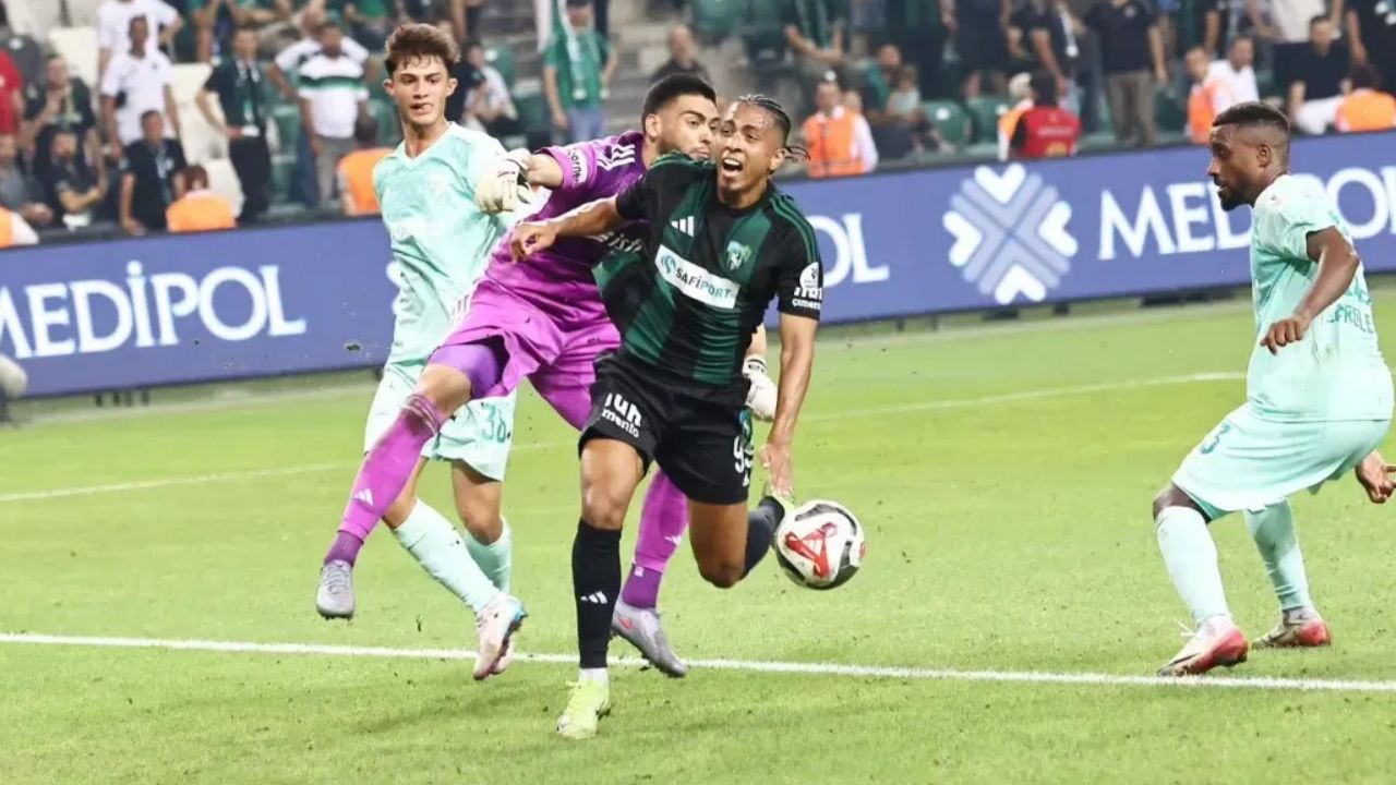 Rigoberto Rivas sigue sin definir su futuro en Europa para la temporada 2025-2026