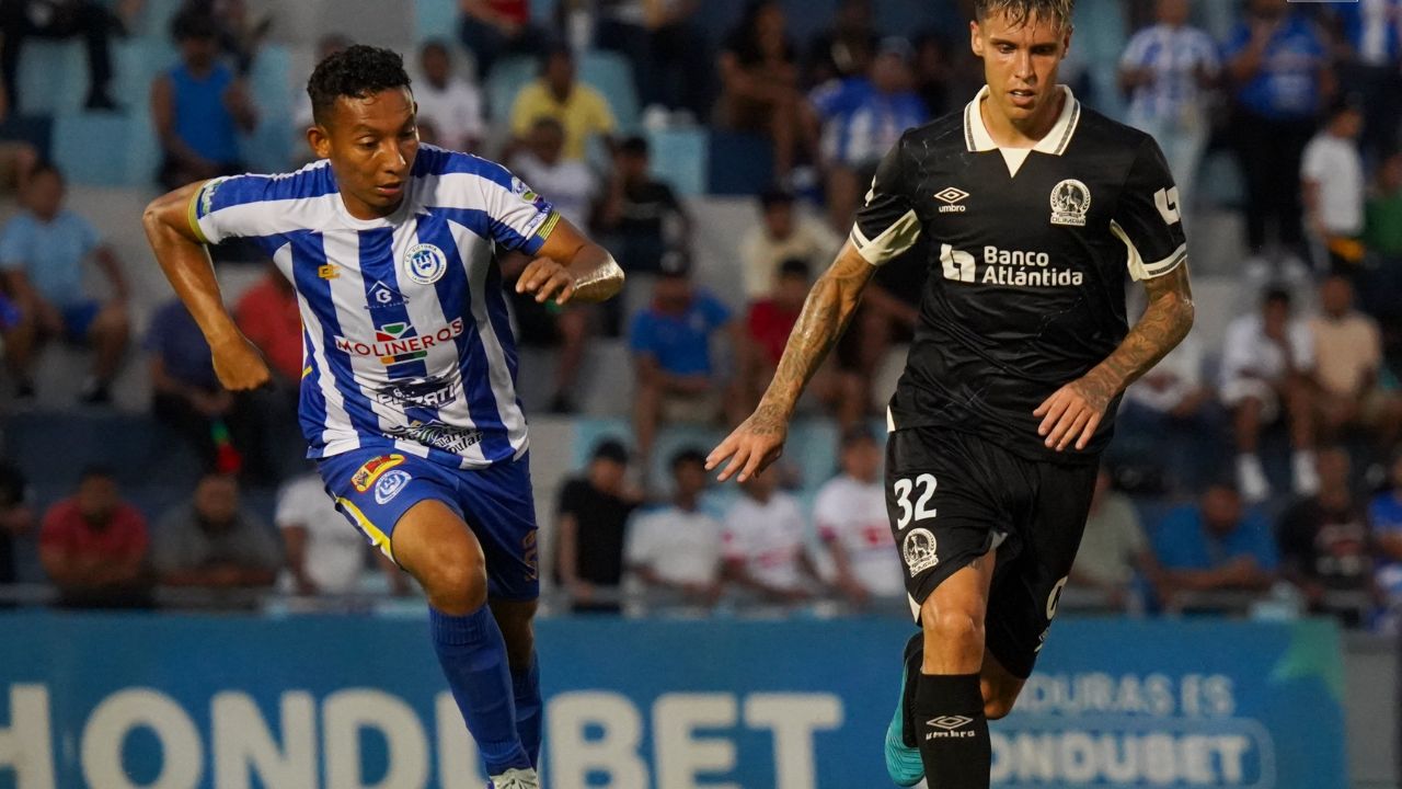 Olimpia remontó ante el Victoria y asalta el liderato del torneo Apertura