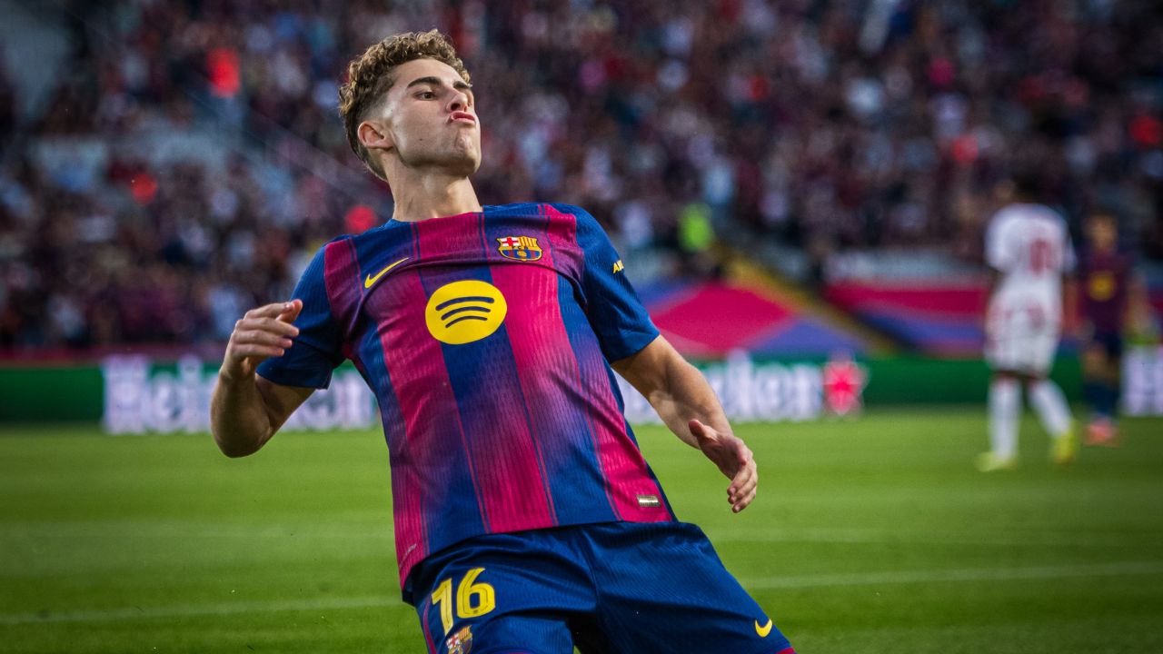 Barcelona propina escandalosa goleada a Olympiacos al ritmo de Fermín López