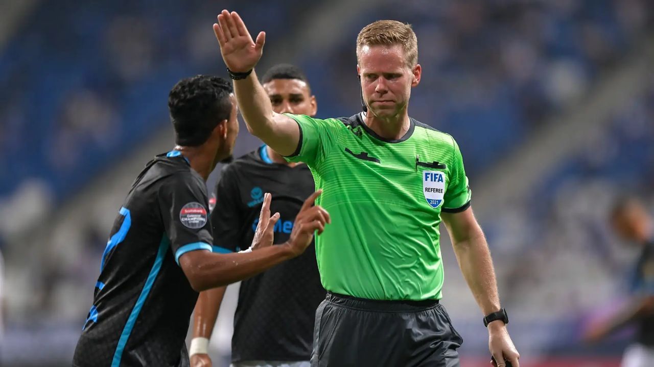 Concacaf designaría a árbitro canadiense para duelo ante Costa Rica