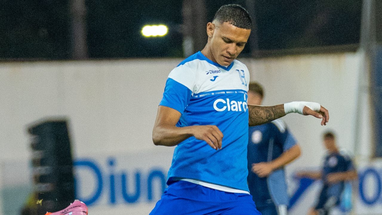 Kervin Arriaga figura en equipazo tras su participación con Honduras
