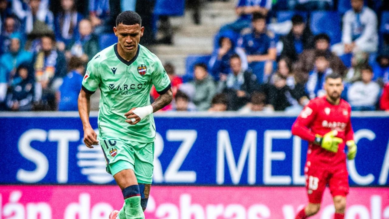 Medio español alucina con estadística de Kervin Arriaga en Levante