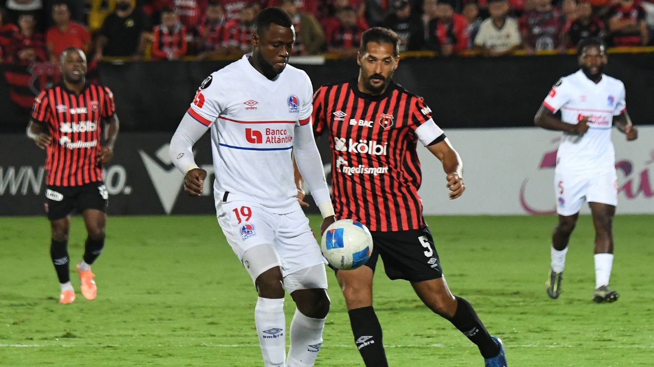 Alajuelense y Olimpia empatan en Costa Rica y dejan todo para Tegucigalpa